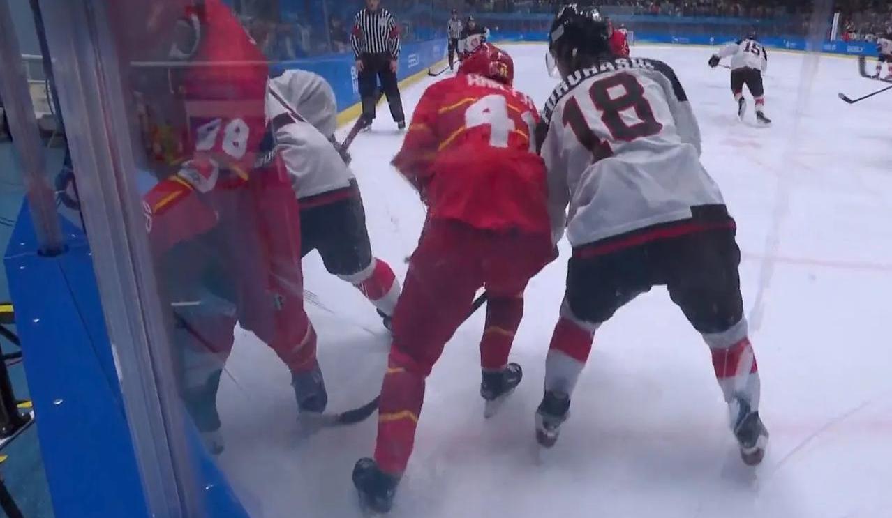 开云体育课程-法国冰球队在比赛中力压对手取得胜利