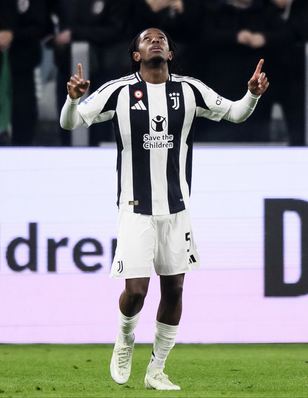 瓦伦西亚客场逆袭尤文图斯，晋级欧冠半决赛