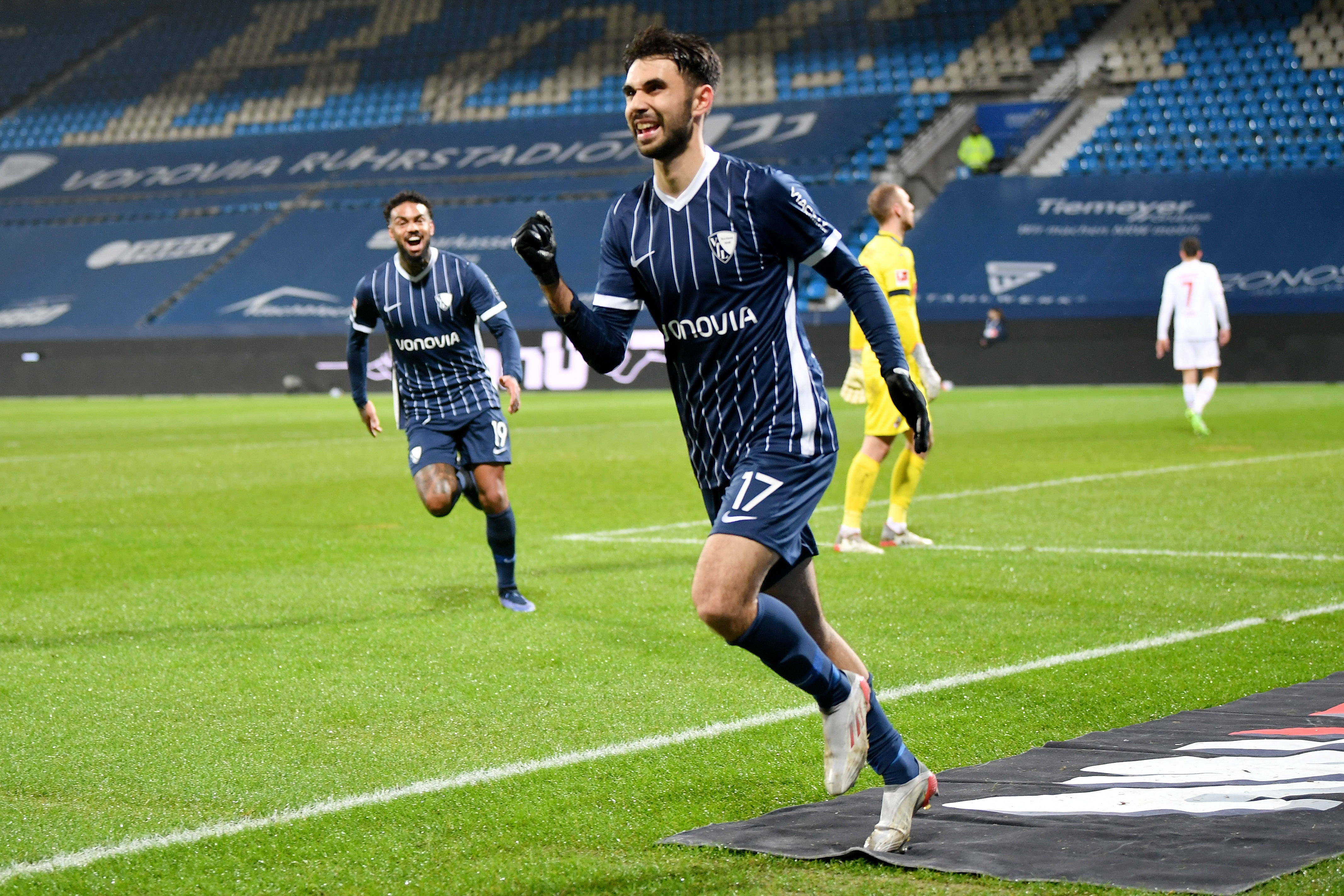 关于法兰克福战平对手，保持不败状态的信息