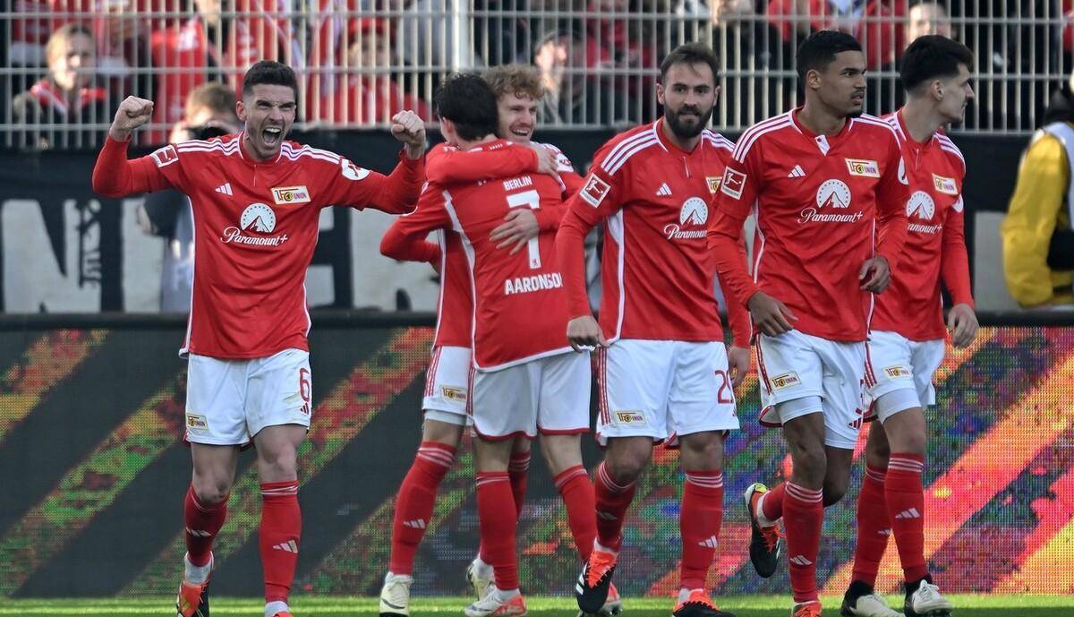 纽伦堡球队备战对阵柏林赫塔的比赛