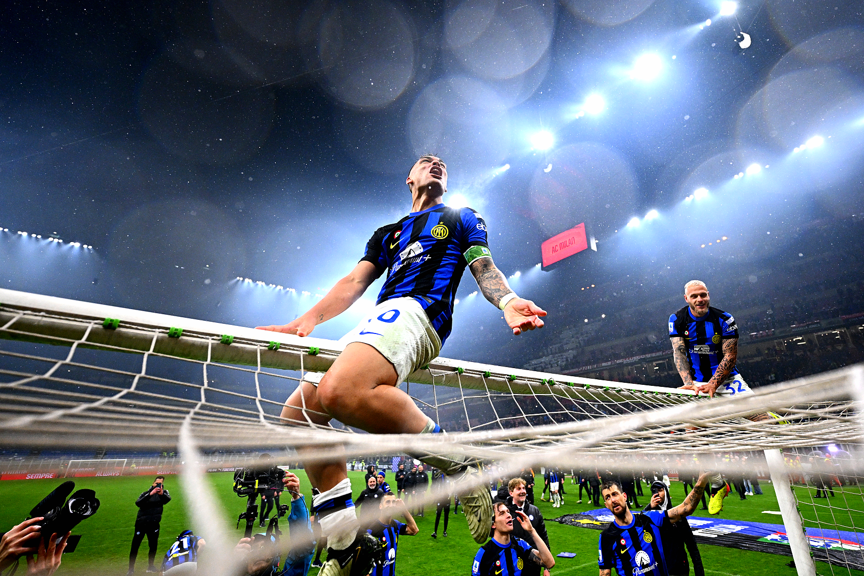 开云体育平台-AC米兰对敌手展开战术演练，以最佳状态冲击比赛的简单介绍