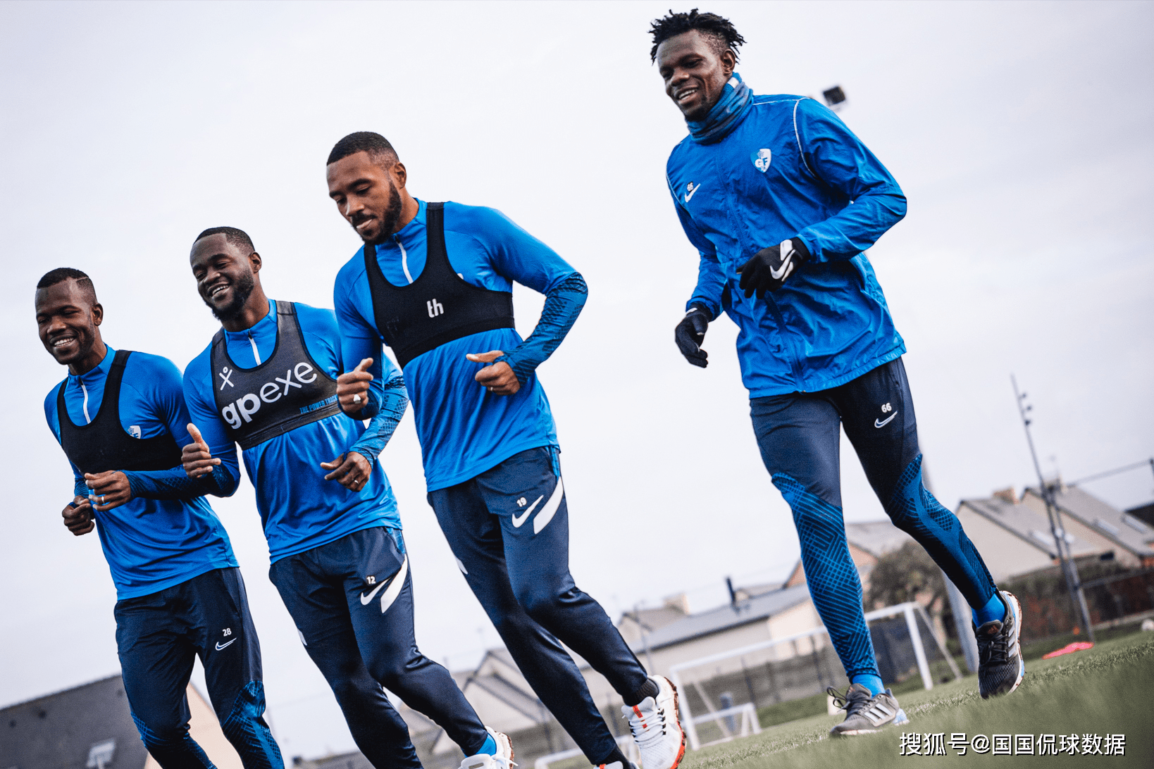 甘冈球员表现惊艳，备受媒体关注