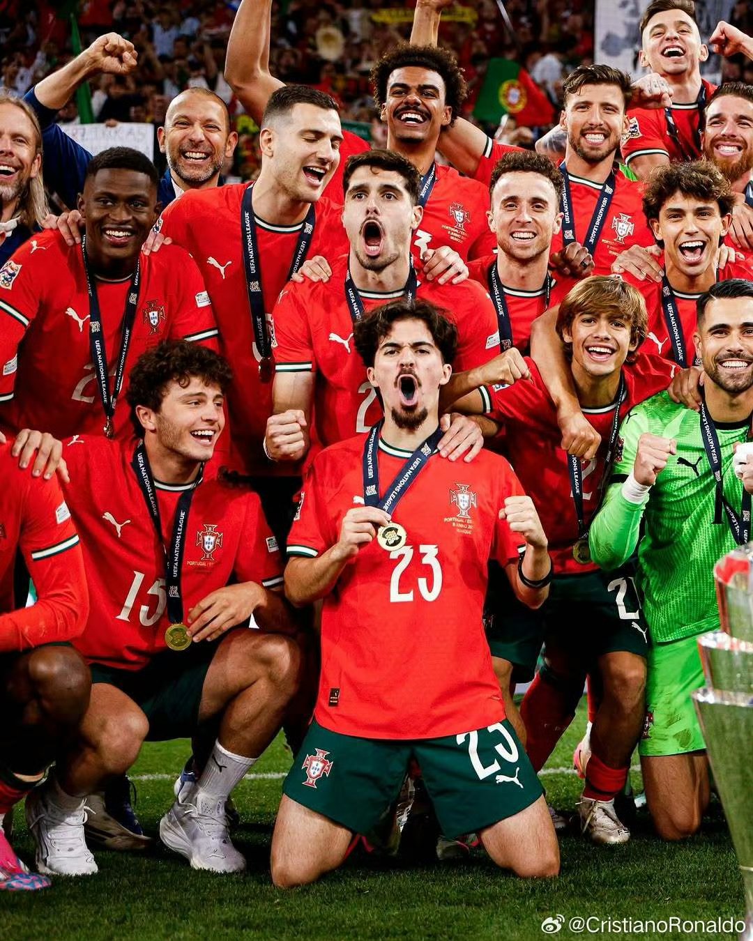 欧洲足球大赛激烈角逐，谁能笑到最后？的简单介绍