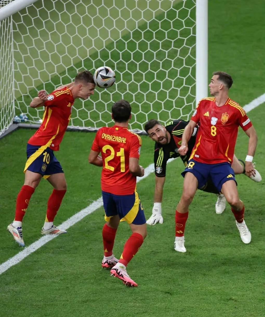 开云体育官网app-精彩纷呈，亚洲足球赛场上的惊险瞬间